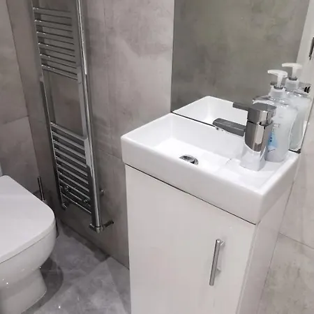 Luxury London Garden Home Sleep 7, 2 Mins To Metro Exterior photo